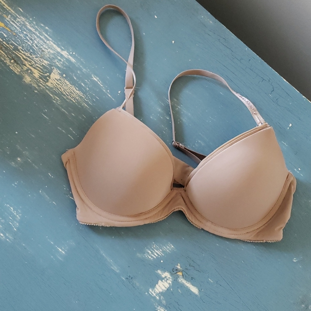 30D Calvin Klein bra